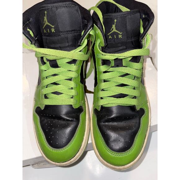 Nike air Jordan women’s retro 1 black altitude green sail 9.5 - Picture 1 of 8